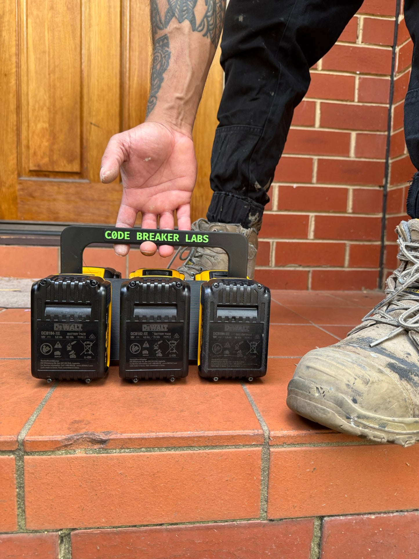 Dewalt 18V Battery Carrier with Retractable Handle - 6 Pack
