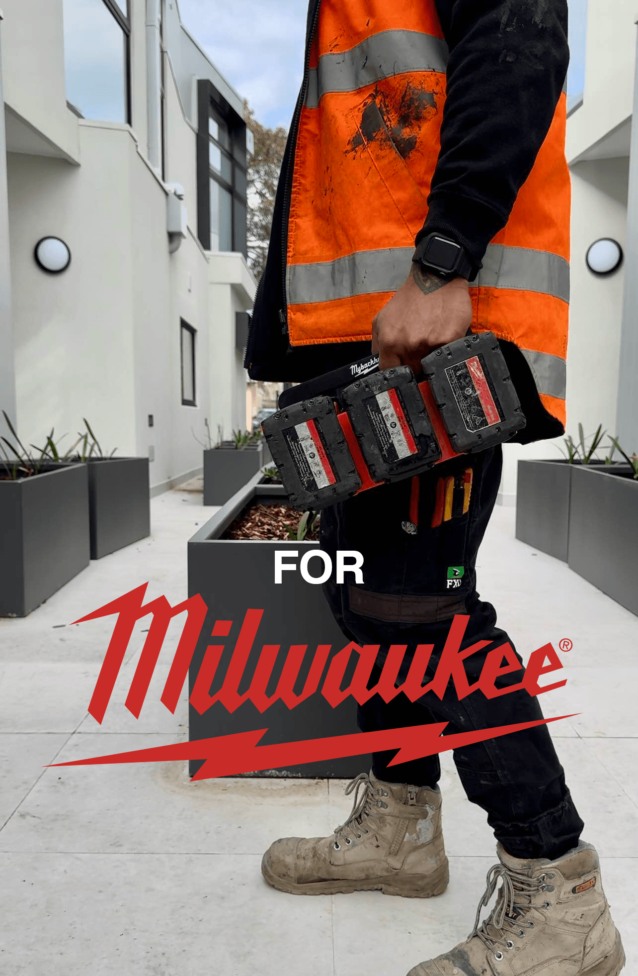 Milwaukee 18V Battery Carrier with Retractable Handle - 6 Pack - Code Breaker Labs