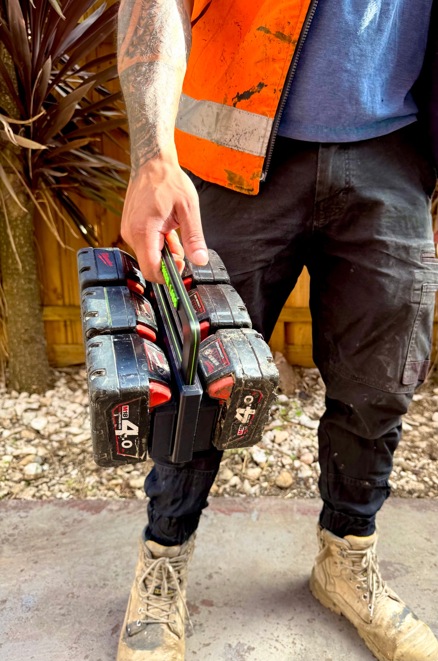 Milwaukee 18V Battery Carrier with Retractable Handle - 6 Pack