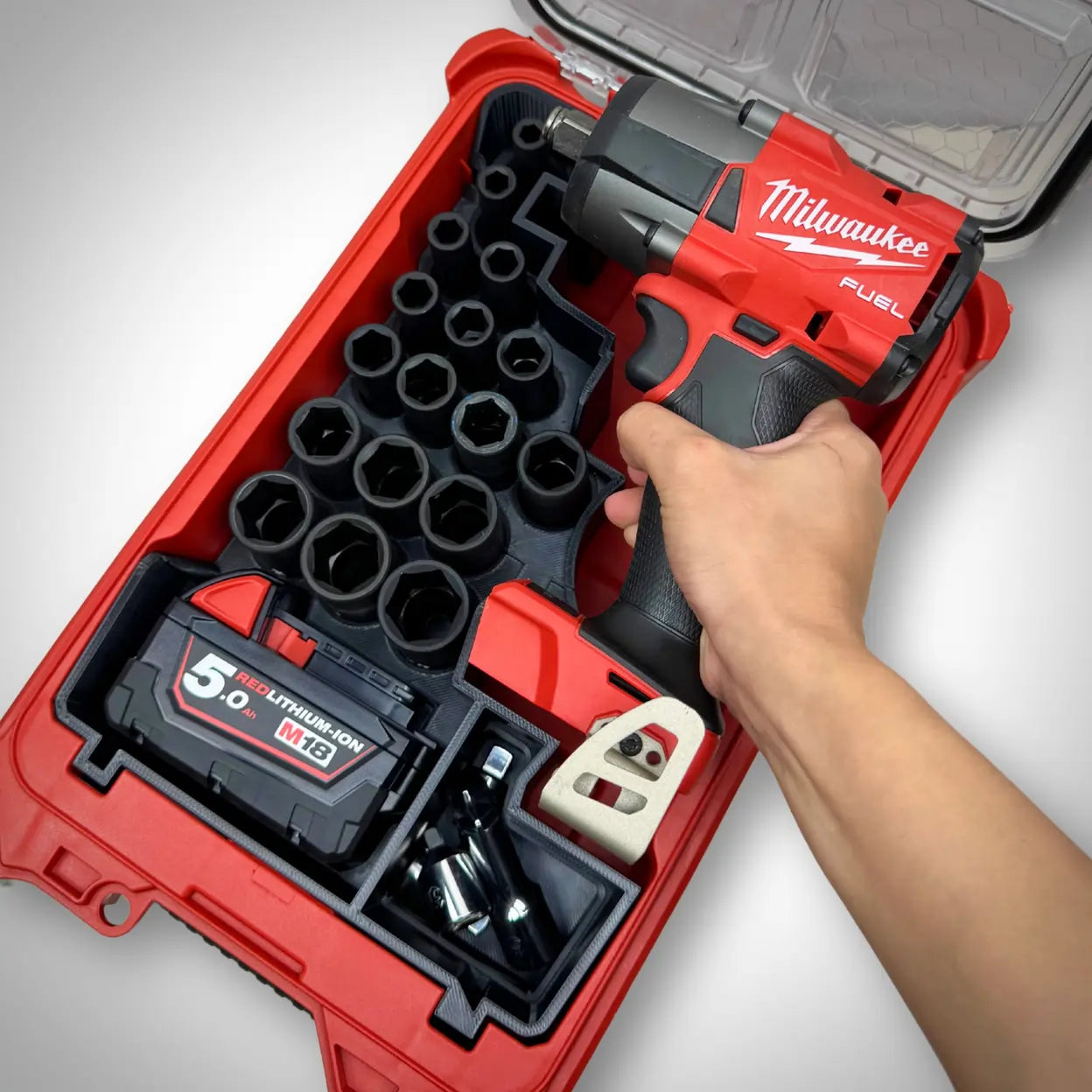Hand lifting the M18 1/2